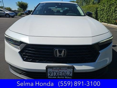 Certified 2025 Honda Accord SE image 3