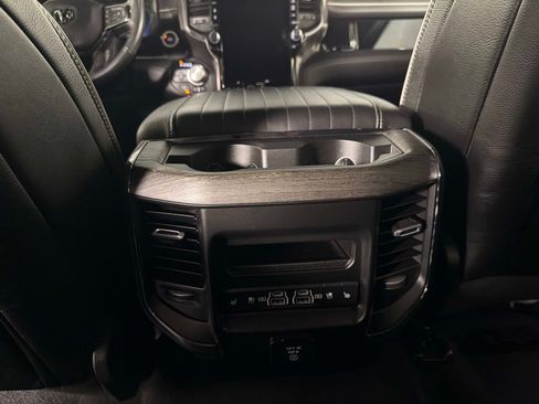 Used 2025 RAM 1500 Limited AWD/4WD image 31