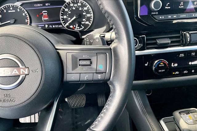 Certified 2024 Nissan Pathfinder SV FWD image 24
