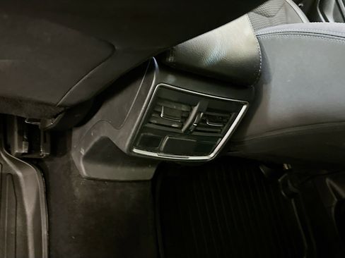 Used 2023 Subaru Forester Premium image 28