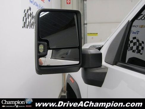 Used 2024 GMC Sierra 2500 Pro w/ Convenience Package image 14