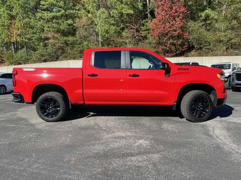 Used 2024 Chevrolet Silverado 1500 LT Trail Boss w/ LT Trail Boss Premium Package image 2