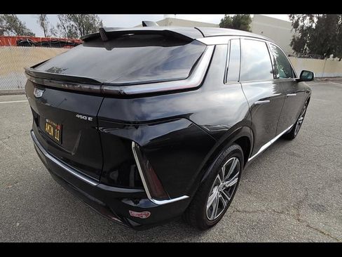 Used 2024 Cadillac Lyriq Luxury RWD image 4