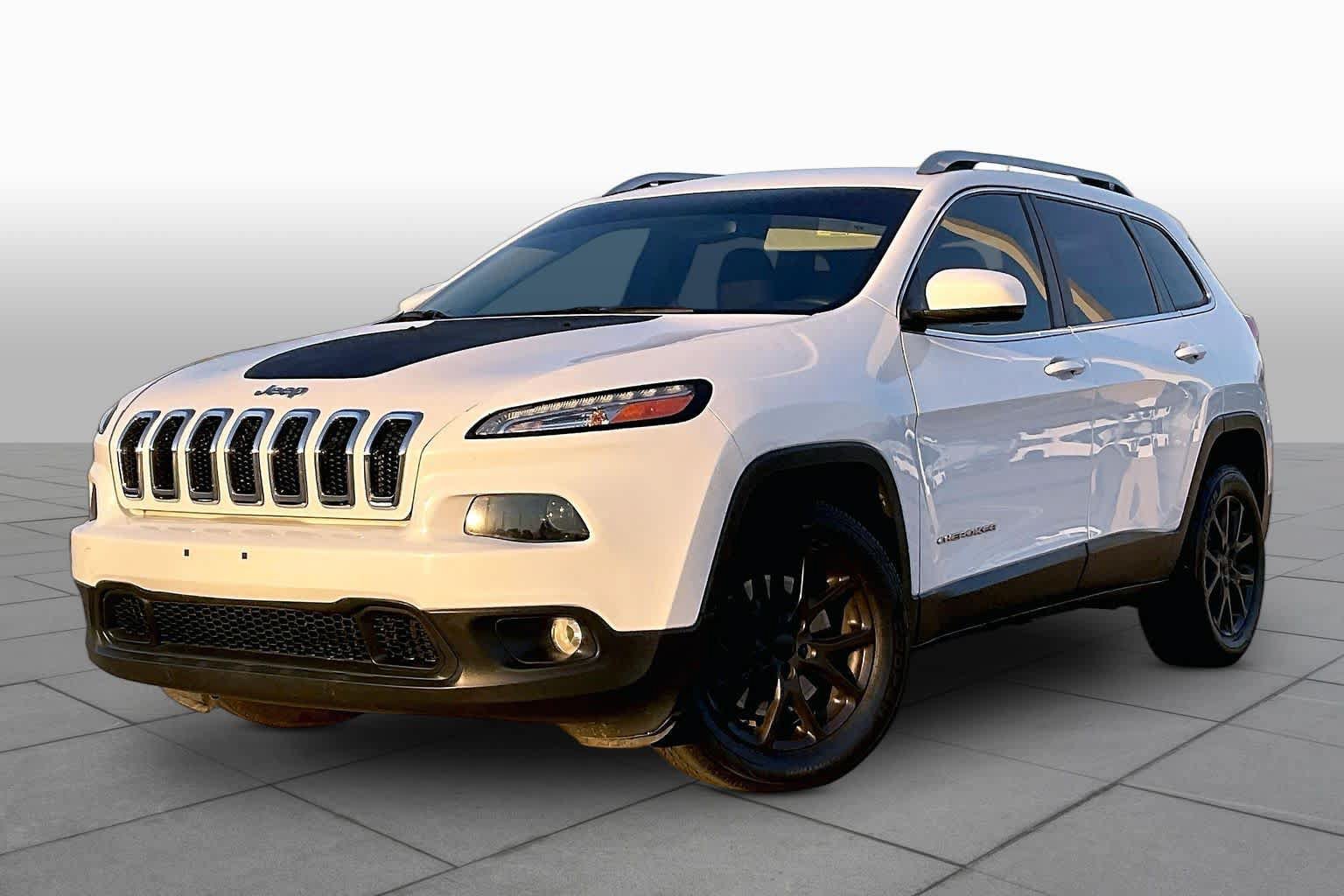 Used 2015 Jeep Cherokee Latitude FWD image 2