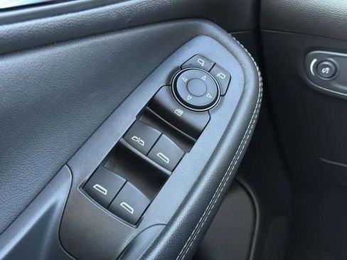 Used 2020 Buick Encore GX Select image 16