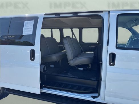 Used 2025 Chevrolet Express 3500 LT w/ LT Preferred Equipment Group RWD image 23