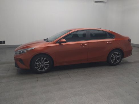 Used 2022 Kia Forte LXS FWD image 2