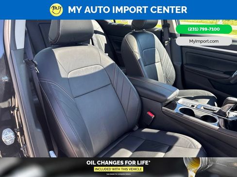 Used 2024 Nissan Altima 2.5 SR w/ SR Premium Package AWD/4WD image 28
