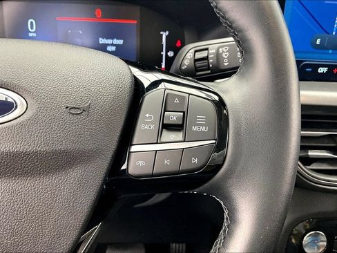 Certified 2025 Ford Escape SE FWD image 19