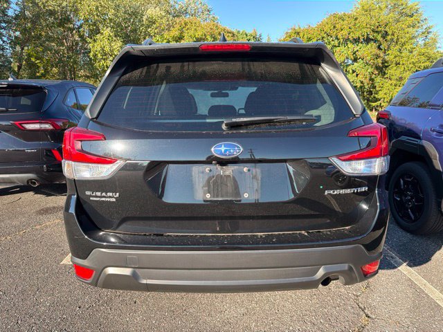 Used 2023 Subaru Forester Premium AWD/4WD image 6