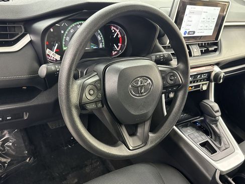 Used 2025 Toyota RAV4 LE AWD/4WD image 25