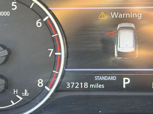 Used 2021 Nissan Rogue SV image 11