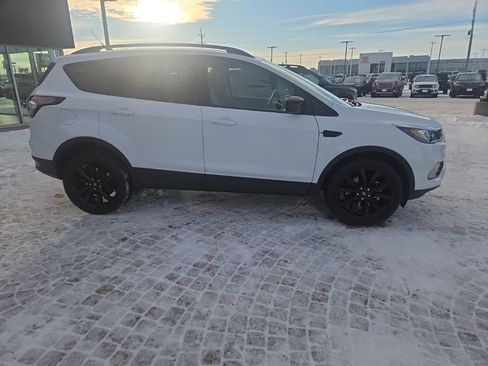 Used 2018 Ford Escape SE w/ Ford Safe & Smart Package image 4