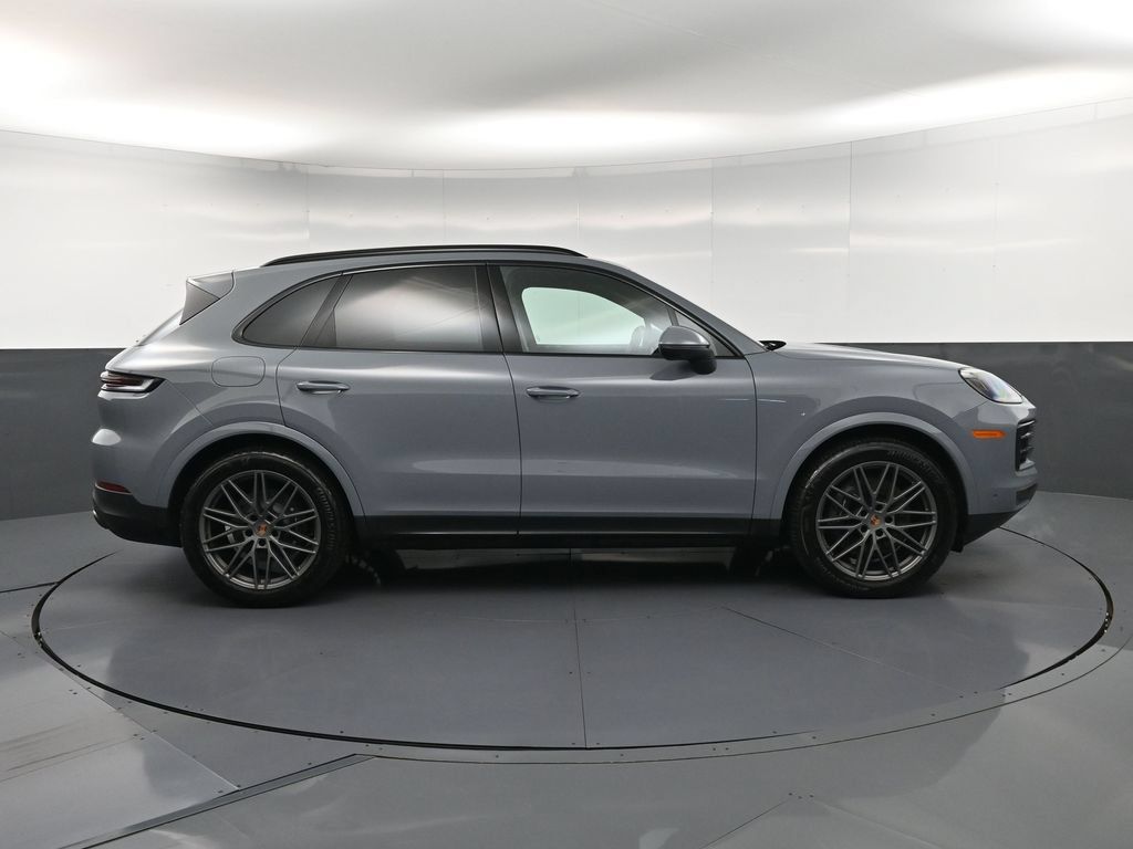 Certified 2026 Porsche Cayenne AWD/4WD image 9