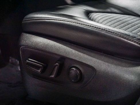 Used 2021 Toyota Highlander XSE image 22