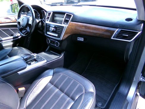 Used 2014 Mercedes-Benz GL 450 4MATIC image 12