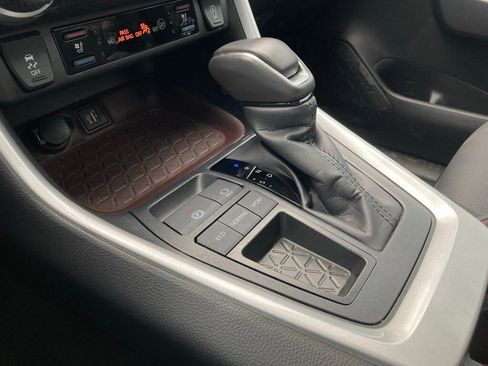 Used 2025 Toyota RAV4 Limited image 25