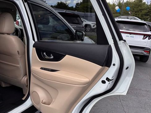 Used 2018 Nissan Rogue SL w/ Premium Package AWD/4WD image 47
