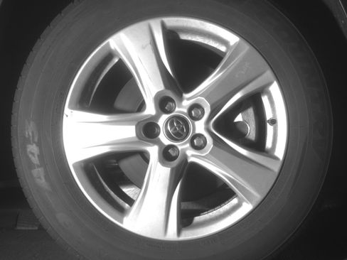 Used 2025 Toyota Highlander LE FWD image 13