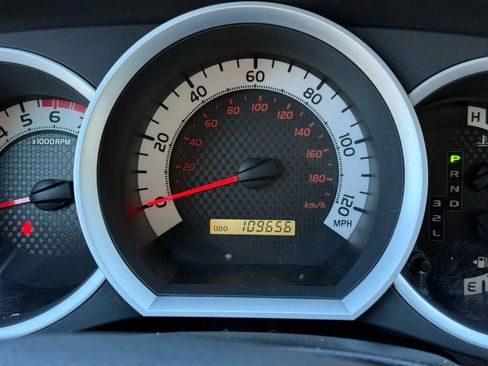 Used 2015 Toyota Tacoma 2WD Access Cab w/ Convenience Package image 25