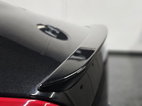 Used 2018 Jaguar XJ R-Sport image 24