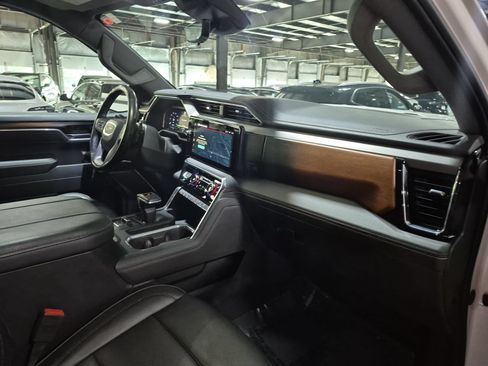 Used 2025 GMC Sierra 1500 Denali AWD/4WD image 31
