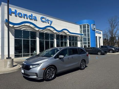 Used 2023 Honda Odyssey EX-L image 2