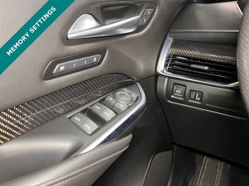 Used 2023 Cadillac XT4 Sport image 7