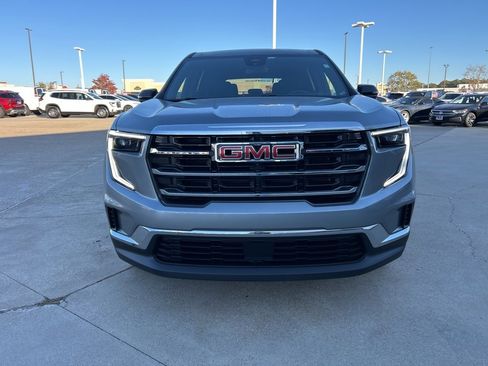 Used 2025 GMC Acadia Elevation image 3