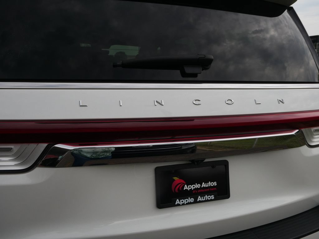 Used 2023 Lincoln Navigator Reserve AWD/4WD image 8