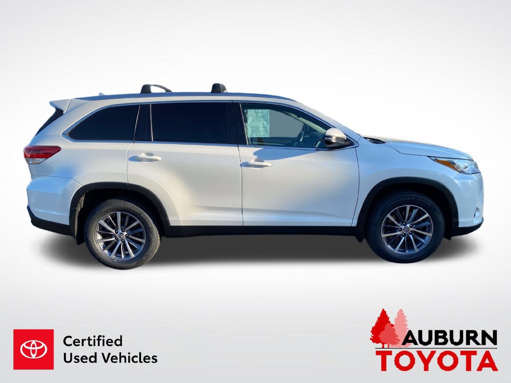Certified 2019 Toyota Highlander XLE w/ Carpet Mat Package (TMS) AWD/4WD image 5