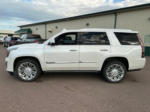Used 2019 Cadillac Escalade Platinum AWD/4WD image 36