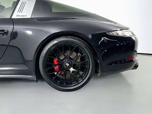 Used 2016 Porsche 911 Targa 4 GTS image 12