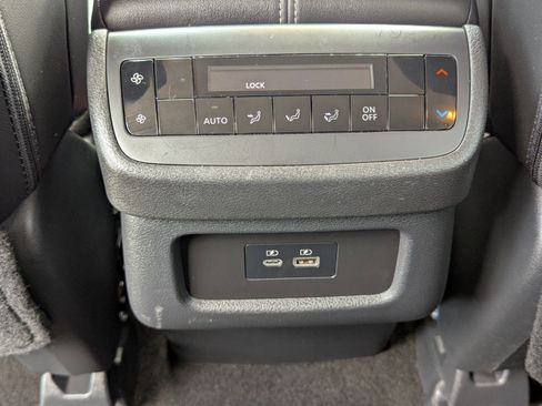 Certified 2025 Nissan Pathfinder SL FWD image 13