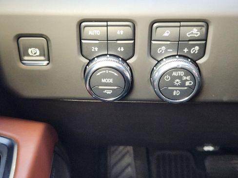 Certified 2025 GMC Sierra 2500 Denali Ultimate image 23