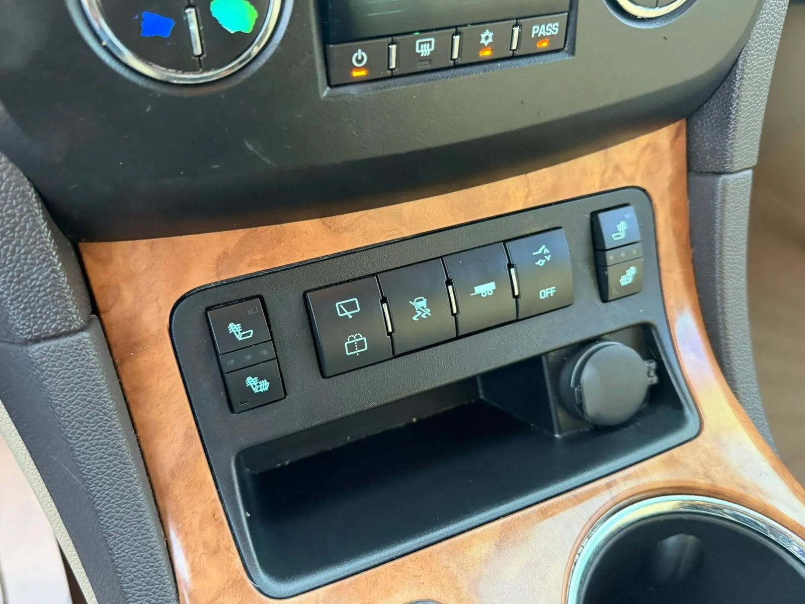 Used 2011 Buick Enclave CXL w/ Trailering Provision Package FWD image 37