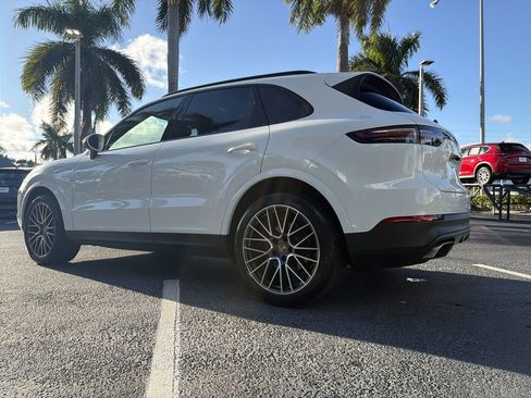 Used 2022 Porsche Cayenne image 19