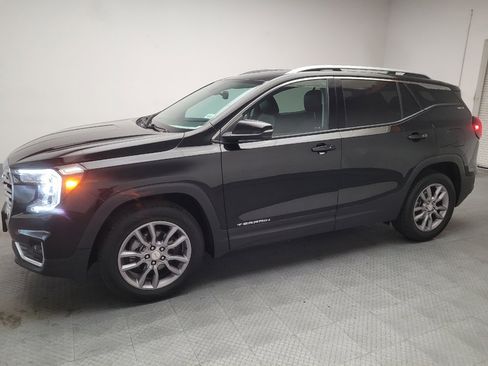 Used 2024 GMC Terrain SLT AWD/4WD image 2
