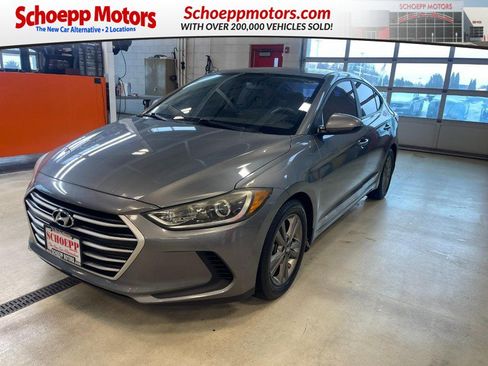 Used 2017 Hyundai Elantra SE FWD image 1
