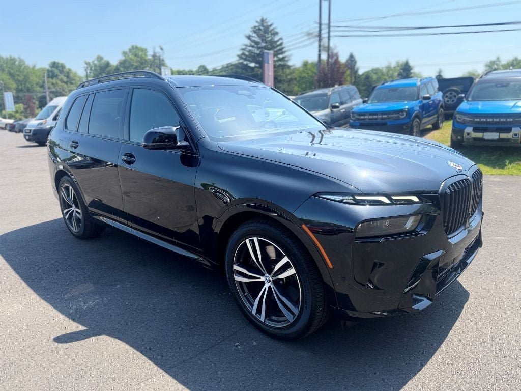 Used 2023 BMW X7 M60i w/ Executive Package AWD/4WD image 2