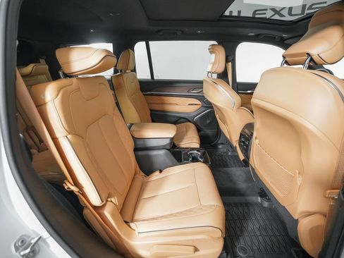 Used 2025 Jeep Grand Cherokee L Summit AWD/4WD image 18