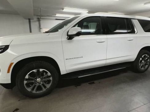 New 2026 Chevrolet Suburban LT w/ Comfort Package image 4