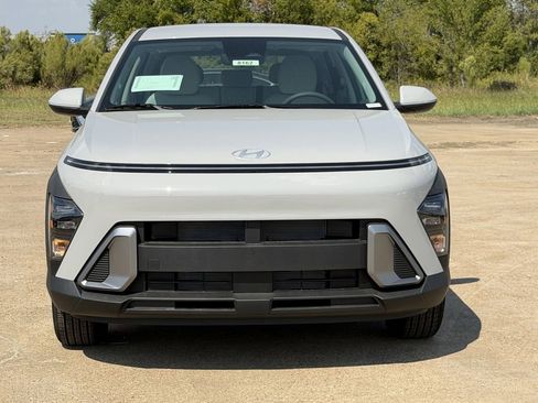 New 2026 Hyundai Kona SE image 7