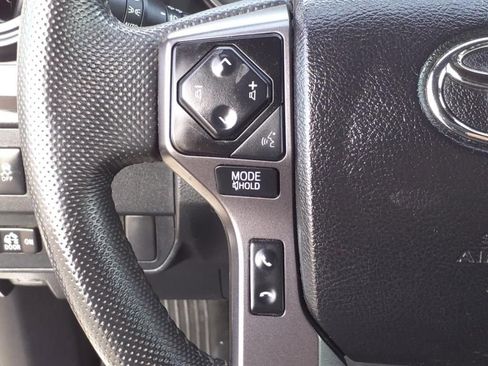 Used 2022 Toyota Tacoma TRD Off-Road AWD/4WD image 24