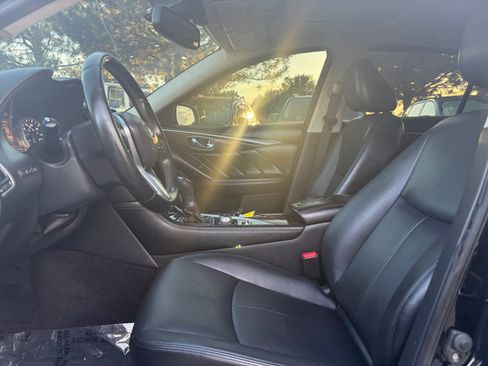 Used 2018 INFINITI Q50 Luxe w/ Essential Package (3.0T Luxe) AWD/4WD image 12