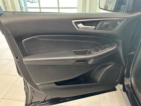 Used 2024 Ford Edge Titanium AWD/4WD image 11