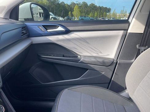 Used 2023 Volkswagen Taos SE image 22