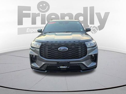 Used 2025 Ford Explorer ST-Line AWD/4WD image 2