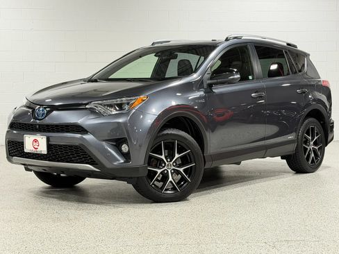 Used 2018 Toyota RAV4 SE w/ Advanced Technology Package AWD/4WD image 2