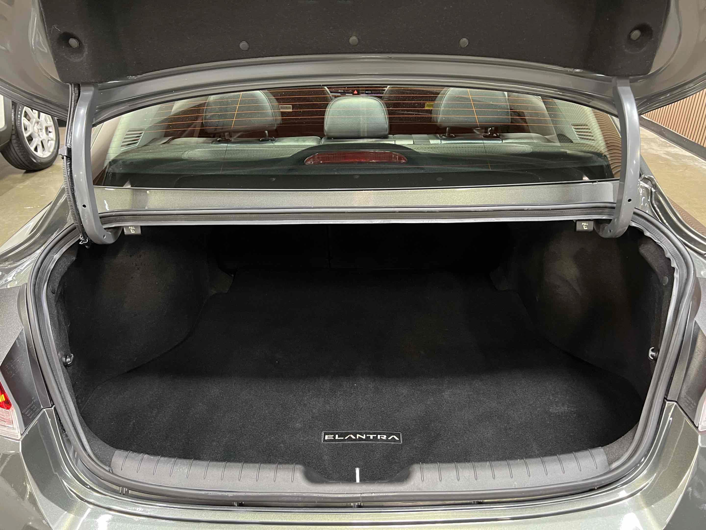 Used 2025 Hyundai Elantra Limited FWD image 27